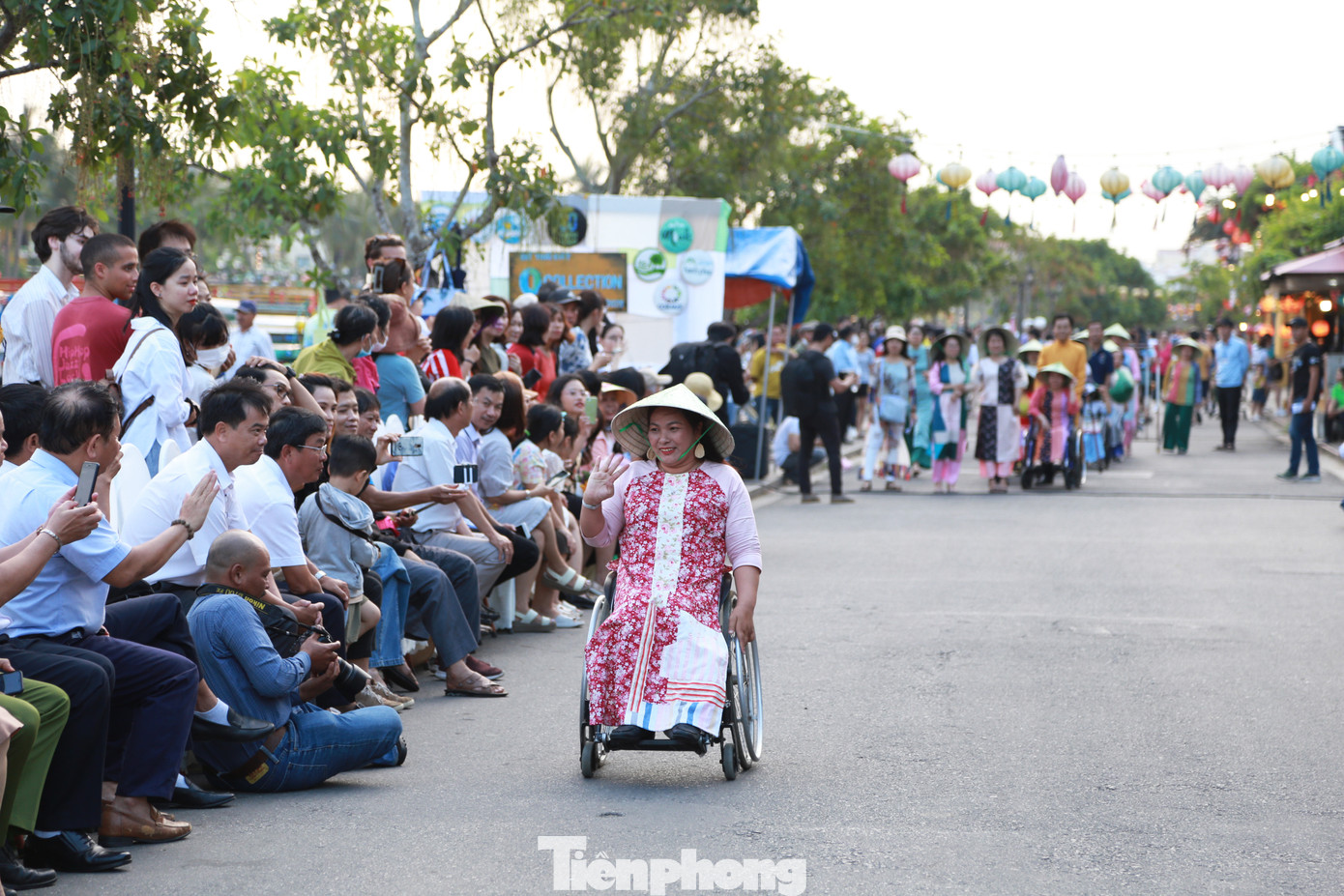 Theo chị Phan Ngọc Xuân Thảo, “O Collection” lấy cảm hứng từ phương thức hàn gắn gốm vỡ bằng vàng Kintsugi (Nhật Bản) với thông điệp, gốm vỡ vẫn mang trong mình những giá trị tốt đẹp, chỉ cần biết cách để hàn gắn, tạo ra những giá trị mới mẻ.