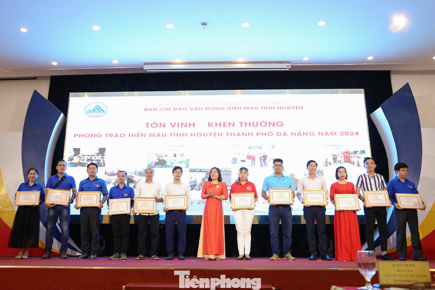 Hơn 300 cá nhân, gia đình, tập thể tiêu biểu trong phong trào hiến máu tình nguyện ở Đà Nẵng được tuyên dương Hơn 300 cá nhân, gia đình, tập thể tiêu biểu trong phong trào hiến máu tình nguyện ở Đà Nẵng được tuyên dương