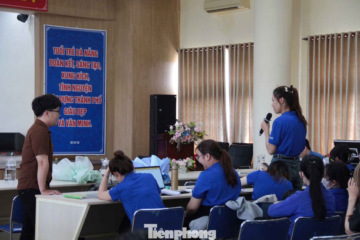 Các diễn giả chia sẻ về công cụ AI, Chat GPT trong sáng tạo nội dung truyền thông Các diễn giả chia sẻ về công cụ AI, Chat GPT trong sáng tạo nội dung truyền thông