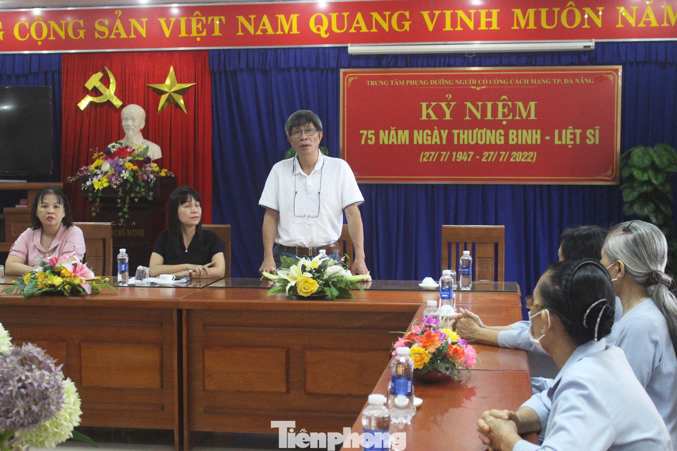 Nhà báo Trần Tuấn gửi lời tri ân sâu sắc đến các cụ đang được chăm sóc tại đây và chúc các cụ luôn mạnh khỏe