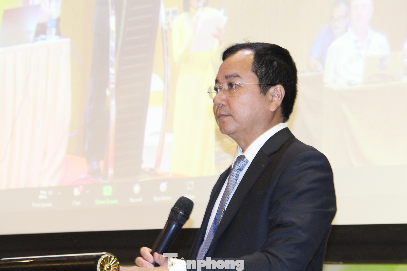 Tổng cục trưởng Tổng cục Thủy sản Trần Đình Luân, ngành thủy sản Việt Nam đang từng bước chuyển đổi từ nghề cá quy mô nhỏ (nghề cá nhân dân) sang nghề cá hướng tới bền vững. Ảnh: Giang Thanh