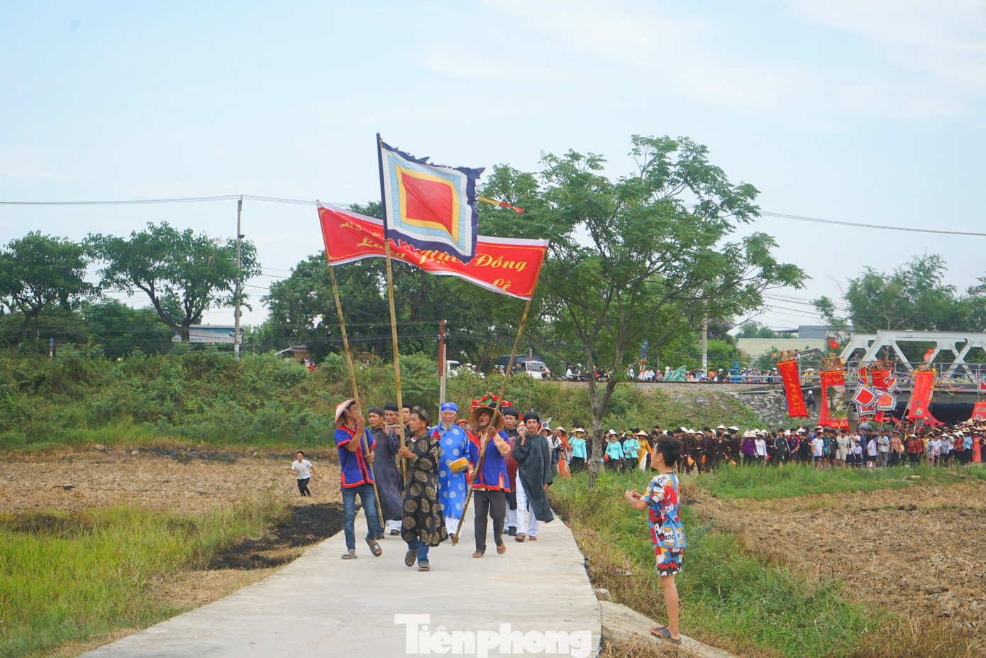 Ở làng Phong Lệ có nghi lễ rước Thần Nông do các mục đồng trong làng thực hiện với tên gọi lễ hội Mục đồng. Đến nay, lễ hội này vẫn tiếp tục được người dân ở đây duy trì đều đặn qua các năm, trở thành một lễ hội văn hóa độc đáo, riêng có của miền quê này.