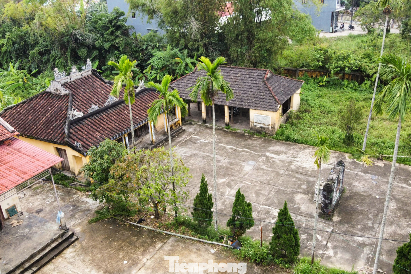 Đến năm Thành Thái thứ VIII (1896), làng Phong Lệ thành 2 làng nhỏ là Phong Lệ Bắc (Phong Bắc), Phong Lệ Nam (Phong Nam). Tên làng Phong Nam (nay là thôn Phong Nam) chính thức được hình thành.