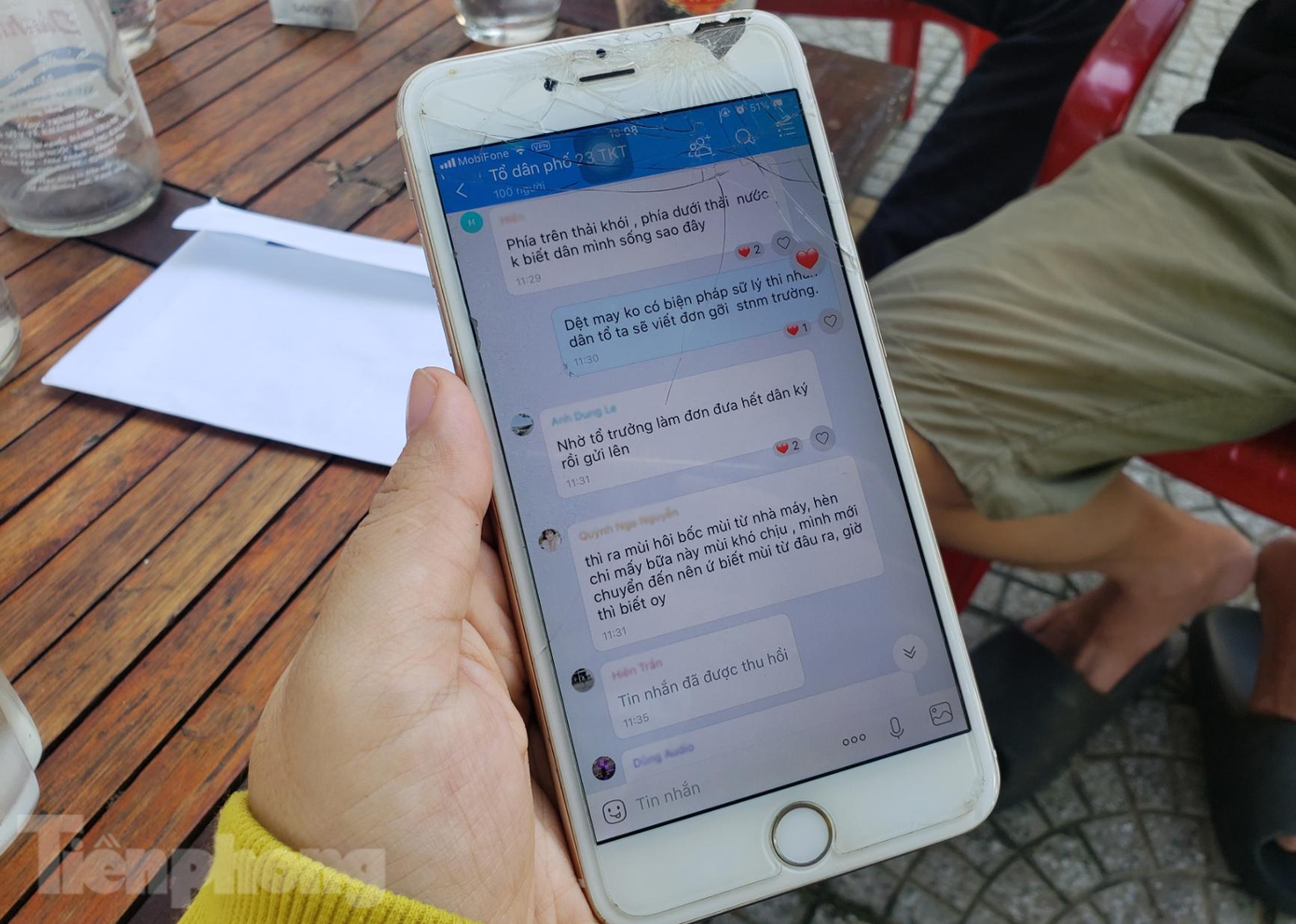 Người dân liên tục phản ánh về tình trạng ô nhiễm không khí trên nhóm zalo của tổ dân phố Người dân liên tục phản ánh về tình trạng ô nhiễm không khí trên nhóm zalo của tổ dân phố