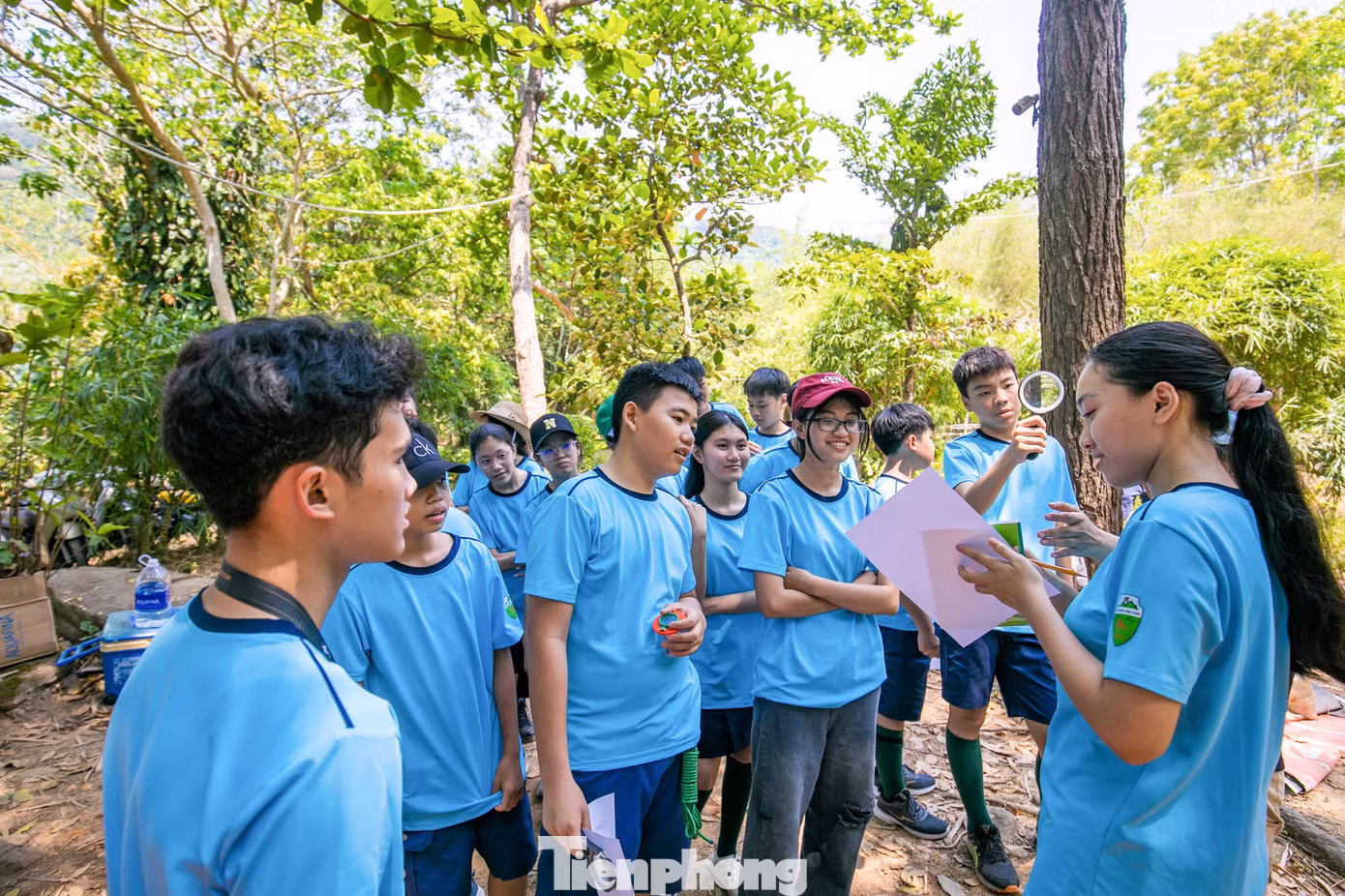 Thông qua những bài học từ tự nhiên, tình yêu môi trường được gieo mầm trong các bạn học sinh