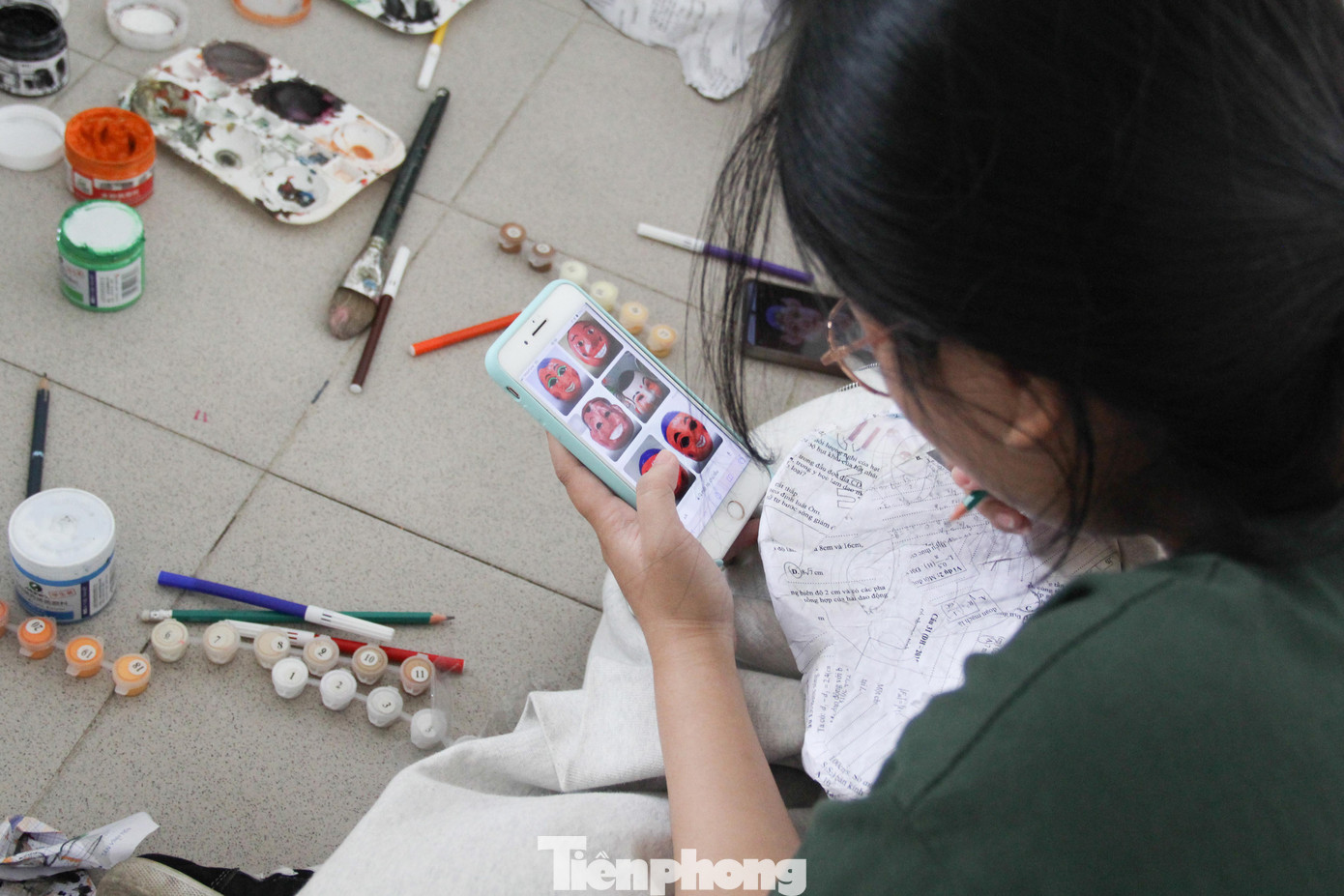 Theo chị Trần Thị Thanh Thảo, Bí thư Đoàn trường ĐH Kinh tế - ĐH Đà Nẵng, thông qua những hoạt động sáng tạo độc đáo này, Dự án Green University DUE không chỉ mong muốn mang đến niềm vui mà còn truyền cảm hứng cho các bạn sinh viên về việc tái chế, tái sử dụng vật liệu; từ đó lan tỏa ý thức bảo vệ môi trường, chung tay xây dựng một tương lai xanh đến tất cả mọi người. Theo chị Trần Thị Thanh Thảo, Bí thư Đoàn trường ĐH Kinh tế - ĐH Đà Nẵng, thông qua những hoạt động sáng tạo độc đáo này, Dự án Green University DUE không chỉ mong muốn mang đến niềm vui mà còn truyền cảm hứng cho các bạn sinh viên về việc tái chế, tái sử dụng vật liệu; từ đó lan tỏa ý thức bảo vệ môi trường, chung tay xây dựng một tương lai xanh đến tất cả mọi người.