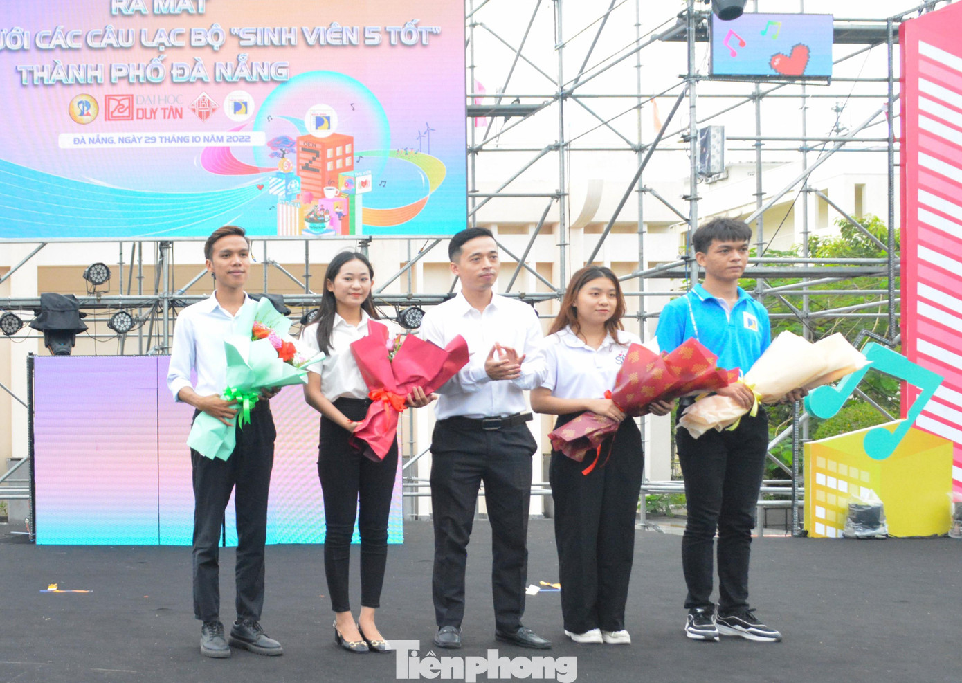 Ra mắt mạng lưới các CLB Sinh viên 5 tốt TP Đà Nẵng Ra mắt mạng lưới các CLB Sinh viên 5 tốt TP Đà Nẵng