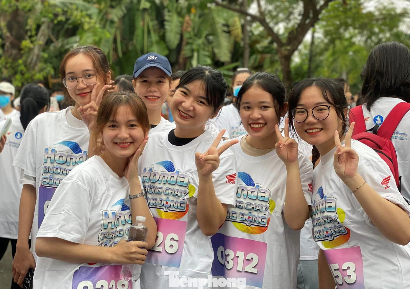 Hàng trăm tân sinh viên Đà Nẵng hào hứng với "Đường chạy sống động" Hàng trăm tân sinh viên Đà Nẵng hào hứng với "Đường chạy sống động"
