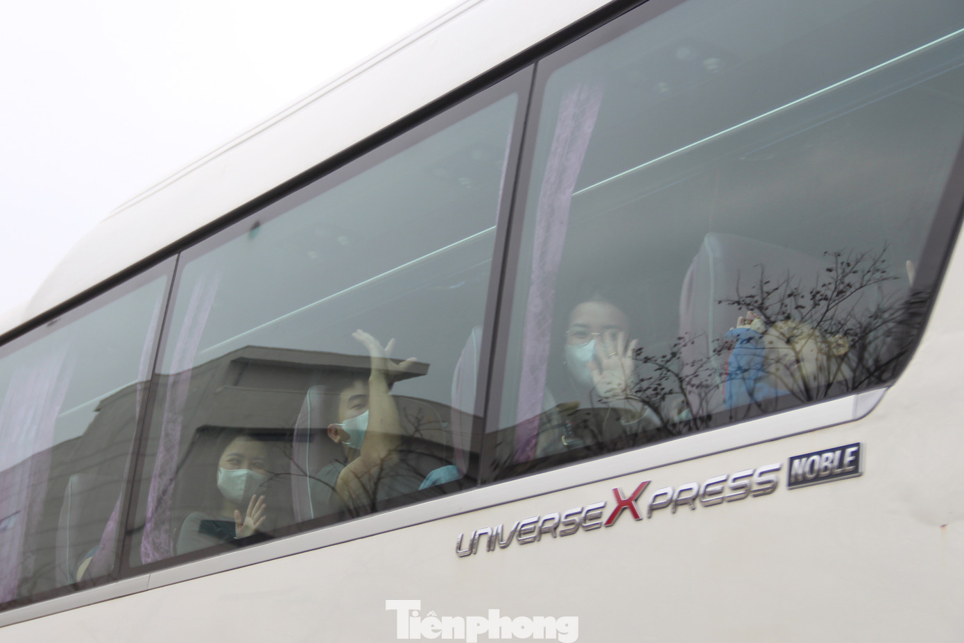 "Bên cạnh các chuyến xe về Tết miễn phí, LĐLĐ TP cũng hỗ trợ vé tàu về Tết cho 120 đoàn viên, công nhân, người lao động. Bên cạnh đó, những chuyến xe công đoàn không đủ hành khách để vận hành, Công đoàn các cấp sẽ hỗ trợ tiền mặt cho công nhân, người lao động", ông Đại nói.