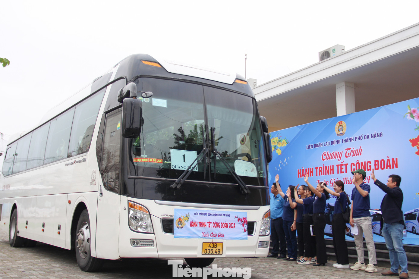 Theo ông Lê Văn Đại, Phó Chủ tịch LĐLĐ TP. Đà Nẵng, đây là chương trình thường niên được tổ chức từ nhiều năm nay với mong muốn góp phần giúp người lao động, đoàn viên và gia đình ở xa có điều kiện thuận lợi về quê đón Tết cùng người thân, an toàn, chu đáo.