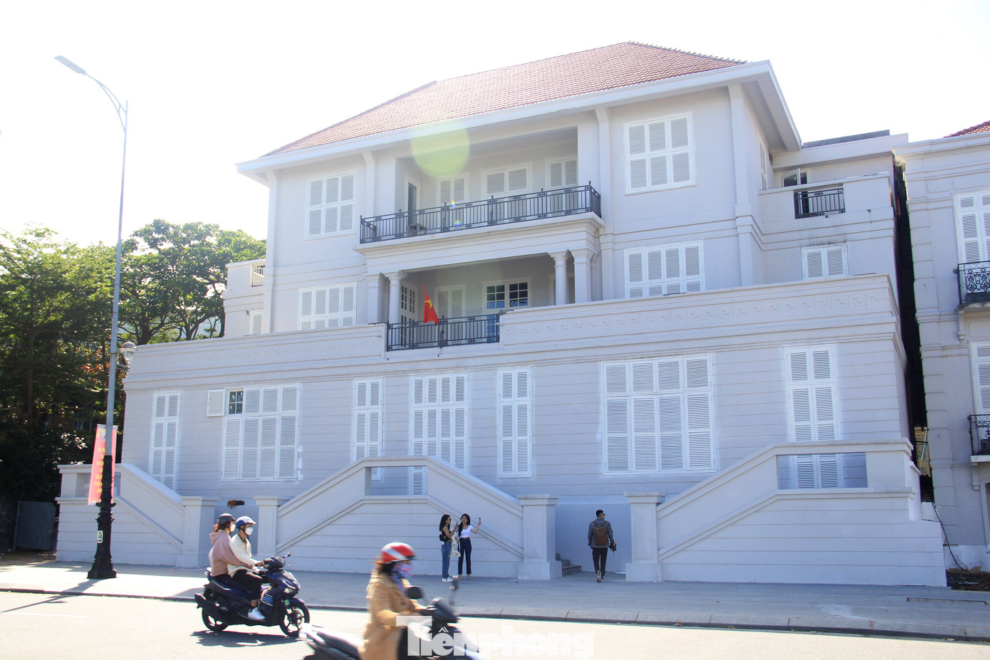 Sau năm 1975, đây là trụ sở UBND tỉnh Quảng Nam – Đà Nẵng, đến năm 1997 khi chia tách tỉnh, tòa nhà này tiếp tục là trụ sở UBND TP Đà Nẵng. Năm 2014, khi Trung tâm hành chính TP Đà Nẵng đưa vào hoạt động, tòa nhà trở thành trụ sở HĐND TP Đà Nẵng. Ảnh: Giang Thanh