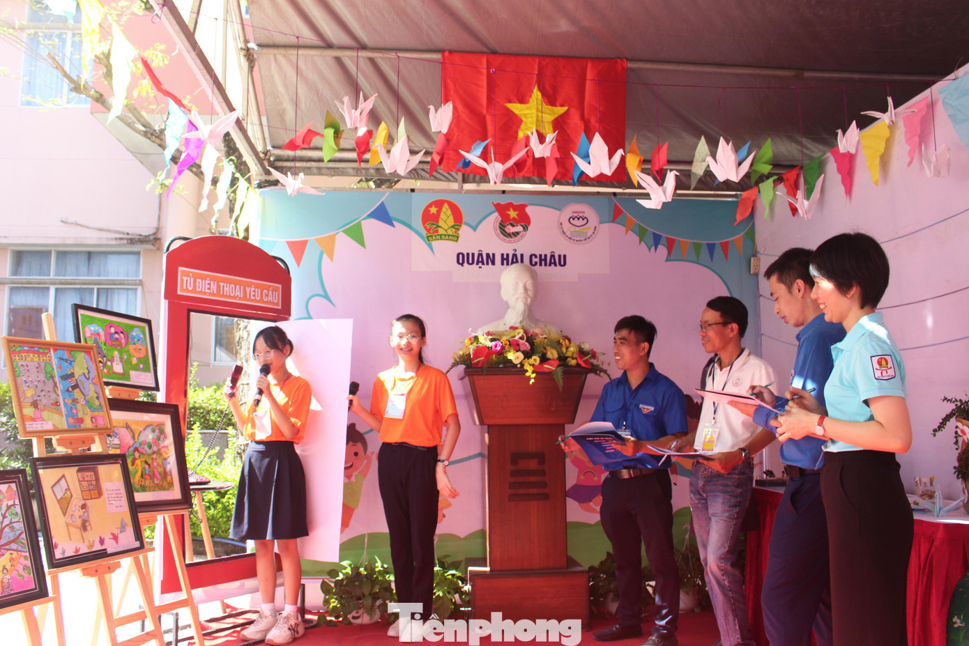 Các em học sinh đại diện thuyết trình trại của các đơn vị, tham gia các cuộc thi tuyên truyền, tìm hiểu về phòng chống xâm hại trẻ em, phòng chống tai nạn đuối nước...