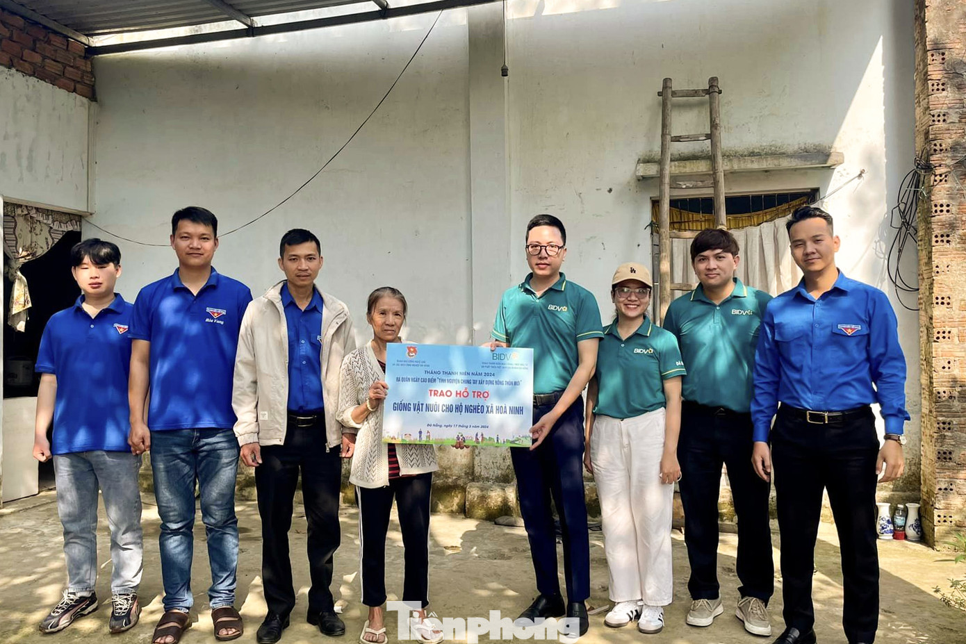 Các đơn vị Đoàn trực thuộc cũng tổ chức nhiều hoạt động trong cao điểm tình nguyện xây dựng nông thôn mới. Đoàn Khu CNC và các KCN TP. Đà Nẵng phối hợp với Đoàn xã Hòa Ninh (huyện Hòa Vang) trao tặng 100 con gà giống cho hộ có hoàn cảnh khó khăn ở thôn Trung Nghĩa để tạo sinh kế bền vững.