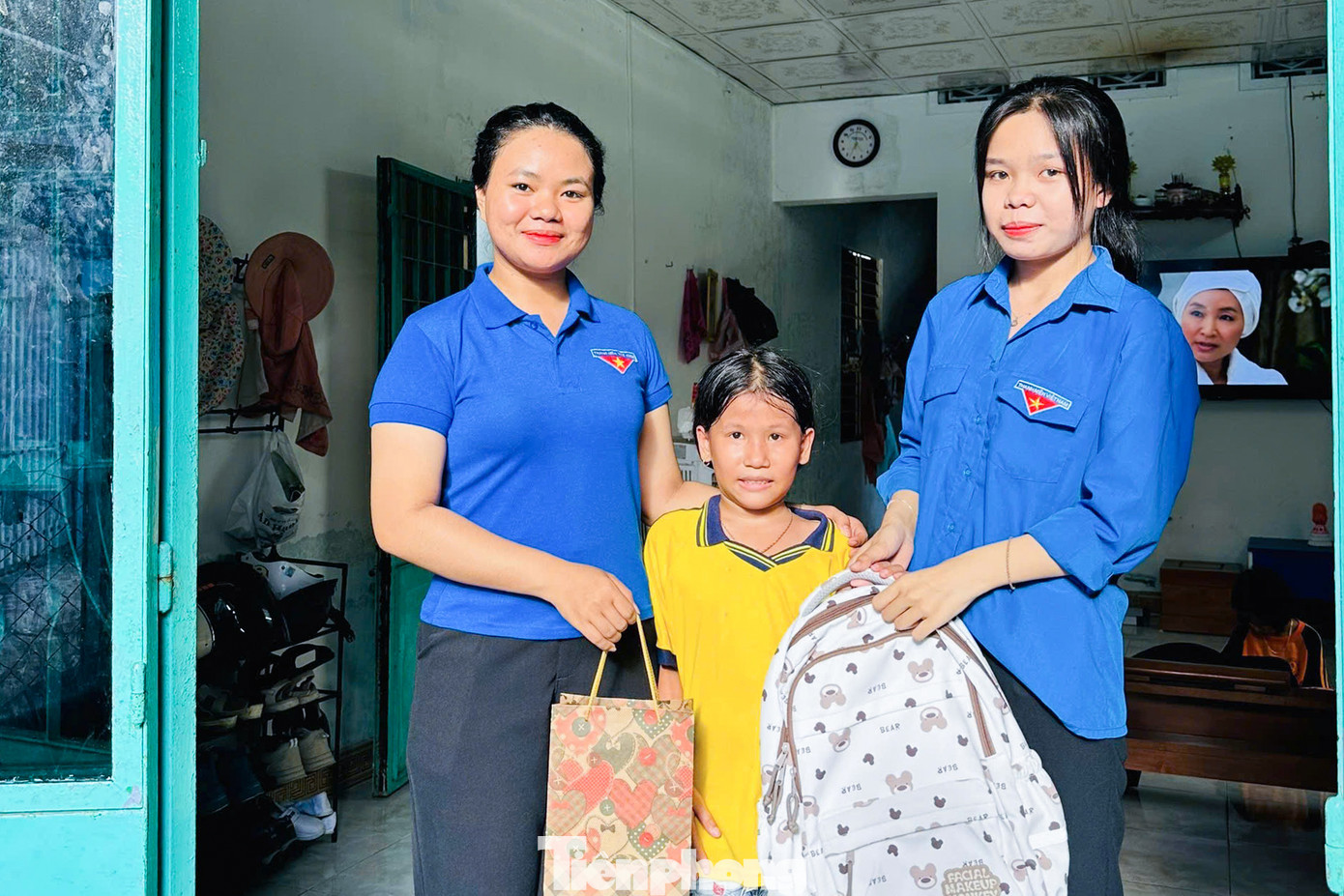 Ngay sau đó, Đoàn phường và các Chi đoàn khu dân cư đã triển khai tặng học bổng cho gần 30 em học sinh khó khăn, vượt khó học tốt trên địa bàn phường. Thời gian tới, Đoàn phường sẽ nhân rộng mô hình, triển khai 2 lần/năm vào dịp hè và dịp Tết Nguyên đán. "Chúng tôi mong muốn mô hình này được tiếp tục triển khai, nhân rộng ở các địa bàn khu dân cư để ngày càng nhiều em nhỏ khó khăn được tiếp sức, góp phần giáo dục, lan tỏa ý thức trách nhiệm với cộng đồng", chị Lê nói.