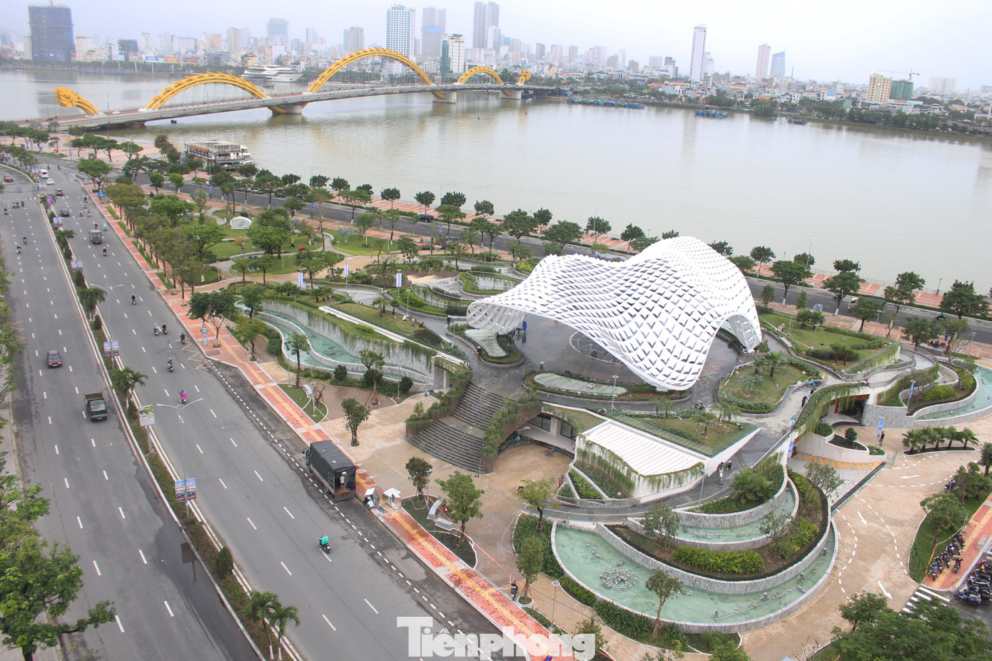 Du lịch “rã băng”, GRDP Đà Nẵng tăng trưởng ấn tượng trong năm 2022. Ảnh: Giang Thanh Du lịch “rã băng”, GRDP Đà Nẵng tăng trưởng ấn tượng trong năm 2022. Ảnh: Giang Thanh