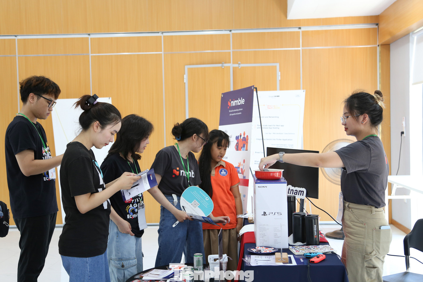 Sự kiện quy tụ hàng trăm sinh viên, lập trình viên trẻ ở Đà Nẵng. Ảnh: Giang Thanh