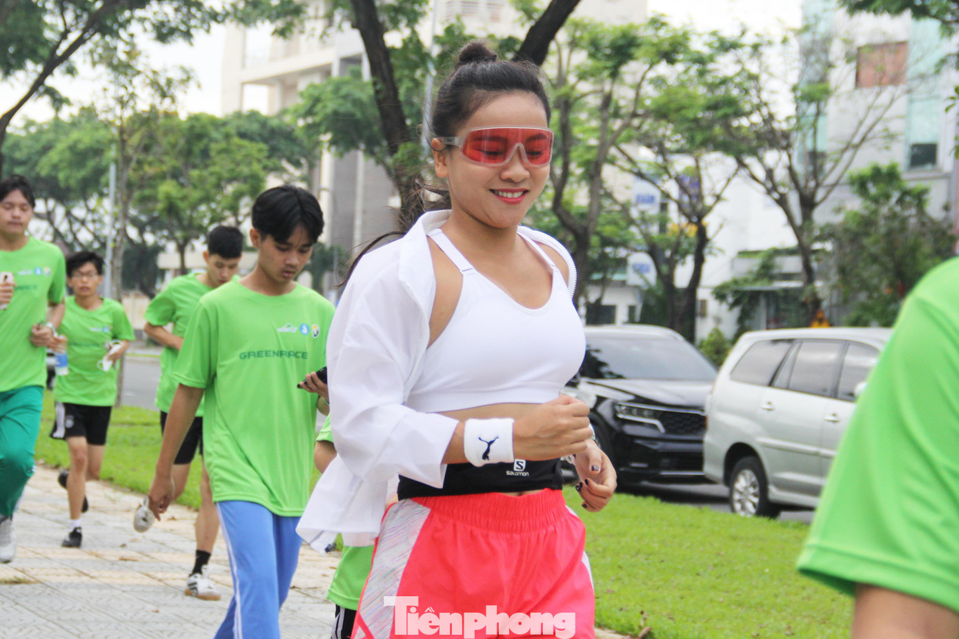 Người tham gia chạy tự do vào thời gian, địa điểm tùy ý và chủ động ghi lại kết quả chạy trên các thiết bị di động (điện thoại di động, đồng hồ thể thao….) để tích lũy quãng đường chạy. Mỗi km chạy sẽ được quy đổi thành kinh phí gây quỹ cho các hoạt động của GreenRace.