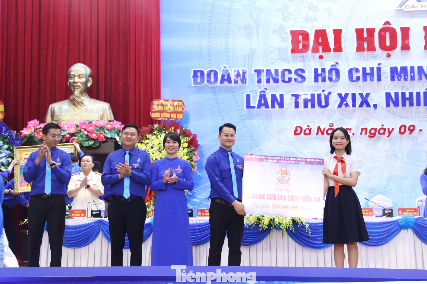 Đại hội tặng thiếu nhi thành phố 10 Không gian đọc sách trị giá 500 triệu đồng. Ảnh: Giang Thanh Đại hội tặng thiếu nhi thành phố 10 Không gian đọc sách trị giá 500 triệu đồng. Ảnh: Giang Thanh