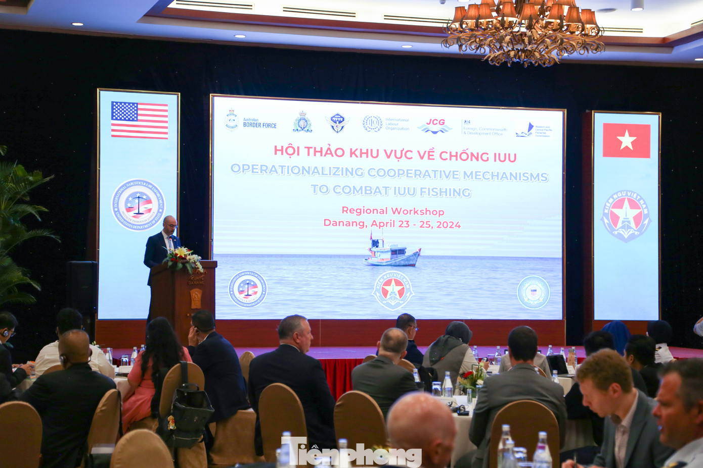 70 chuyên gia đến từ 12 nước thảo luận về chống khai thác IUU. Ảnh: Giang Thanh 70 chuyên gia đến từ 12 nước thảo luận về chống khai thác IUU. Ảnh: Giang Thanh