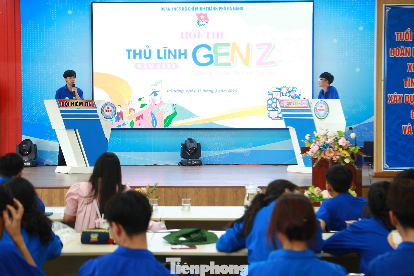 Qua các vòng thi kỹ năng, 10 thí sinh có kết quả cao nhất tranh tài trong phần thi tranh biện về các vấn đề trong học đường và xã hội hiện nay theo góc độ trình bày “Ủng hộ” và “Không ủng hộ”. Đồng thời, các thủ lĩnh đã trình bày những sáng kiến, ý tưởng, mô hình hay trong công tác Đoàn và trong trào thanh niên trường học.