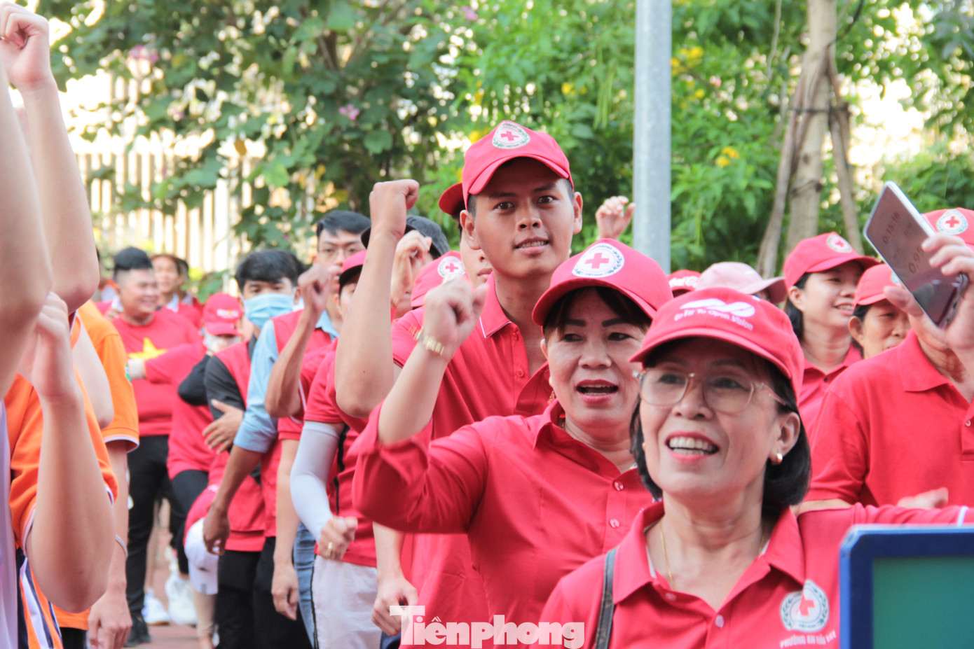 Chiến dịch đặt mục tiêu thu hút 70.000 người trên toàn quốc tham gia vận động thể thao (đi bộ/chạy bộ) và ghi chép thành tích trong khi dùng ứng dụng VRace, đạt 700.000km trong thời gian 56 ngày đêm kể từ ngày 25/2 đến 21/4.