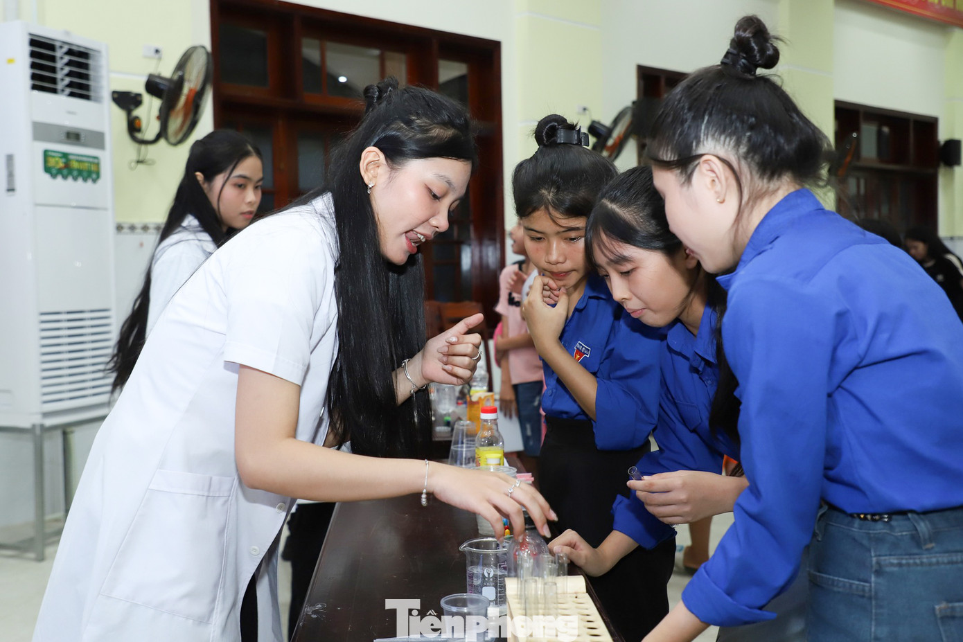 Các đội hình tình nguyện triển khai đến các vùng sâu, vùng khó, đem tri thức phục vụ cộng đồng.