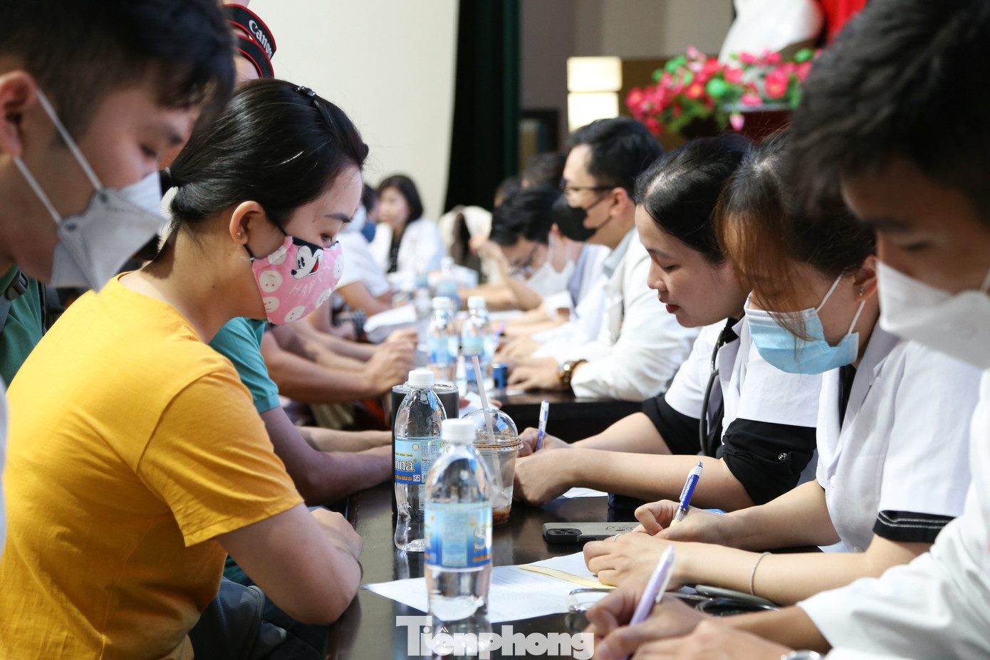 “Qua chuỗi Ngày hội Thanh niên công nhân, TƯ Đoàn – T.Ư Hội mong muốn đồng hành với thanh niên công nhân trong đời sống văn hóa tinh thần, chăm sóc sức khỏe để các bạn yên tâm làm việc, tiếp tục cống hiến cho doanh nghiệp, góp phần phát triển kinh tế - xã hội. Đây cũng là hoạt động góp phần mở rộng mặt trận đoàn kết tập hợp thanh niên, từ đó, xây dựng và phát triển tổ chức Đoàn – Hội trong các doanh nghiệp, các KCN – khu chế xuất, khu nhà trọ công nhân…”, anh Quy nói.