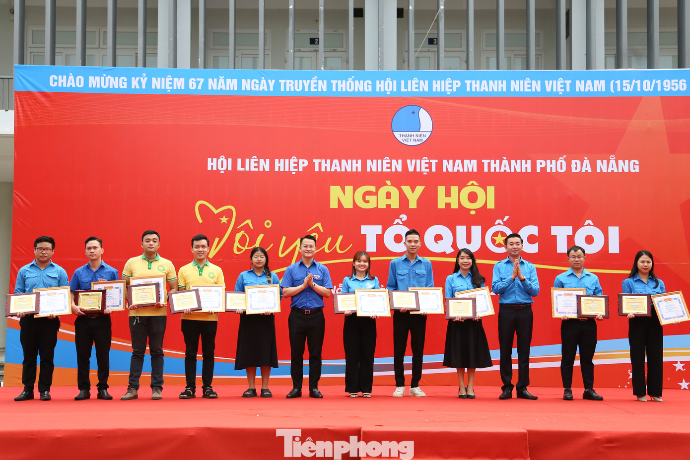 Vinh danh 16 cán bộ Hội, hội viên, thanh niên đạt Giải thưởng 15 tháng 10 Vinh danh 16 cán bộ Hội, hội viên, thanh niên đạt Giải thưởng 15 tháng 10