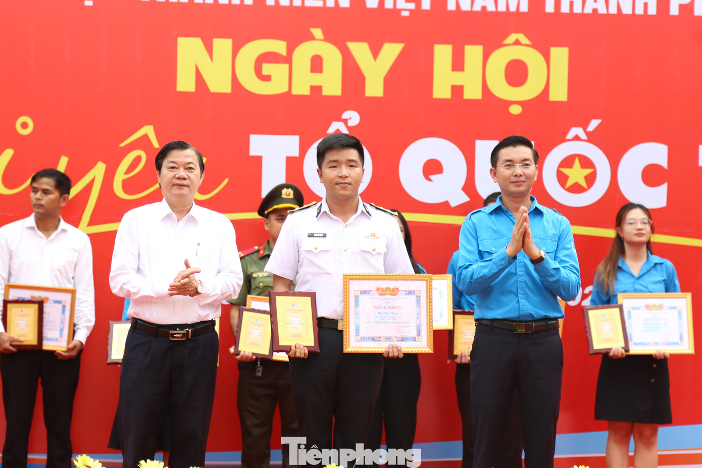 Đây là những tấm gương thanh niên có những mô hình, hoạt động tình nguyện, an sinh xã hội vì cộng đồng... Đây là những tấm gương thanh niên có những mô hình, hoạt động tình nguyện, an sinh xã hội vì cộng đồng...