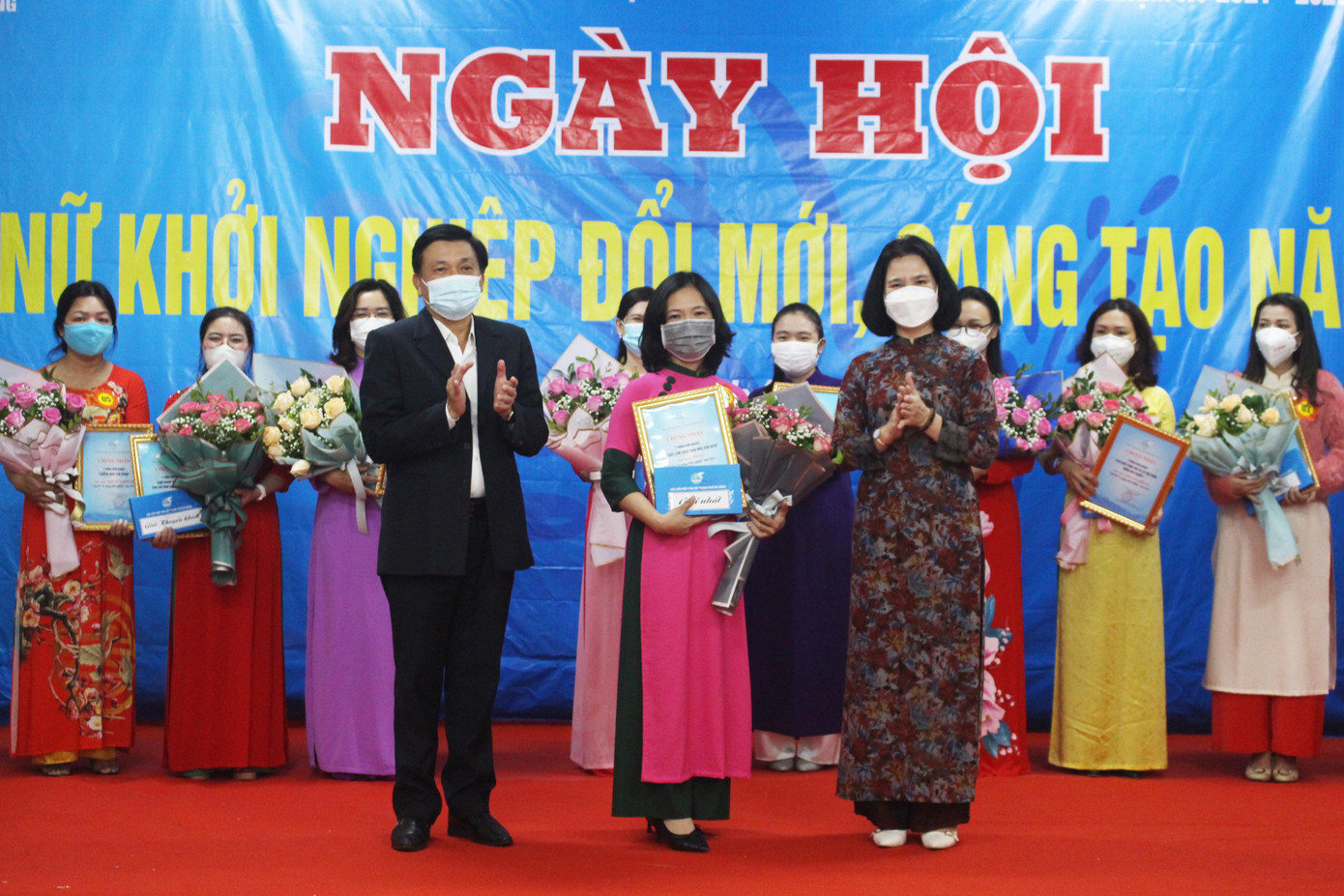 Ý tưởng khởi nghiệp "Tinh chất làm sạch thảo mộc dân gian" của chị Lương Anh Thư (quận Thanh Khê) xuất sắc giành giải nhất cuộc thi Ý tưởng khởi nghiệp phụ nữ Đà Nẵng năm 2021. Ý tưởng khởi nghiệp "Tinh chất làm sạch thảo mộc dân gian" của chị Lương Anh Thư (quận Thanh Khê) xuất sắc giành giải nhất cuộc thi Ý tưởng khởi nghiệp phụ nữ Đà Nẵng năm 2021.