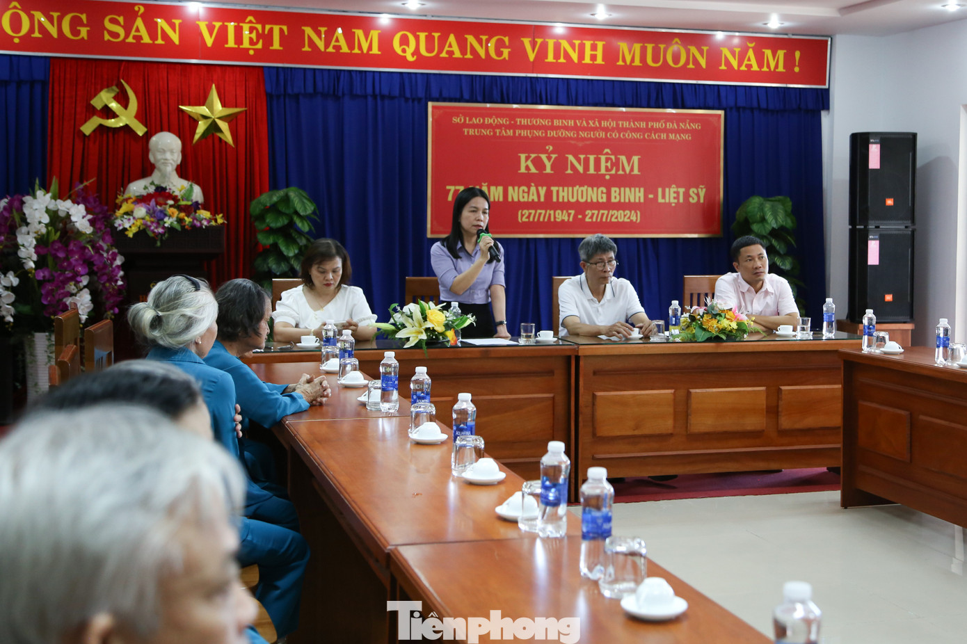 Giám đốc Trung tâm - bà Phạm Thị Oanh gửi lời cảm ơn đến các đơn vị đã đồng hành trong thời gian qua, đặc biệt vào mỗi dịp 27/7 hằng năm