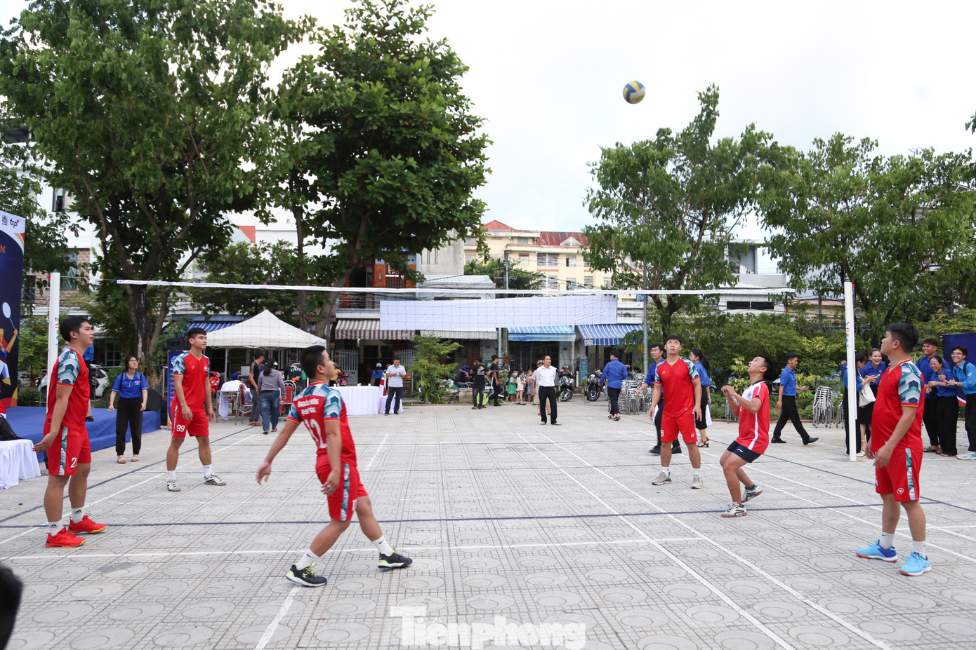 Chiều 13/10, T.Ư Hội LHTN Việt Nam và Trung tâm Tình nguyện Quốc gia tổ chức lễ khánh thành và bàn giao công trình Không gian thể thao Thanh niên cho TP. Đà Nẵng. Không gian rộng khoảng 1.000m2 nằm trên địa bàn quận Sơn Trà. Ảnh: Giang Thanh Chiều 13/10, T.Ư Hội LHTN Việt Nam và Trung tâm Tình nguyện Quốc gia tổ chức lễ khánh thành và bàn giao công trình Không gian thể thao Thanh niên cho TP. Đà Nẵng. Không gian rộng khoảng 1.000m2 nằm trên địa bàn quận Sơn Trà. Ảnh: Giang Thanh