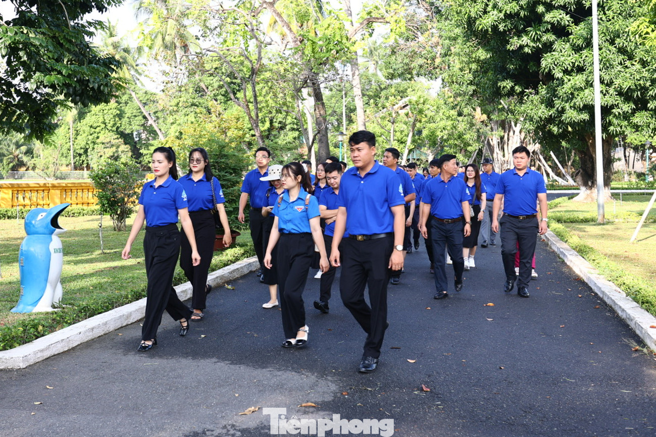 Ngày 13/10, các thủ lĩnh thanh niên đạt Giải thưởng 15 tháng 10 của T.Ư Hội Liên hiệp Thanh niên (LHTN) Việt Nam đã có nhiều hoạt động ý nghĩa tại TP. Đà Nẵng trong khuôn khổ chương trình Kỷ niệm 68 năm ngày truyền thống Hội LHTN Việt Nam và Lễ trao Giải thưởng 15 tháng 10 năm 2024.