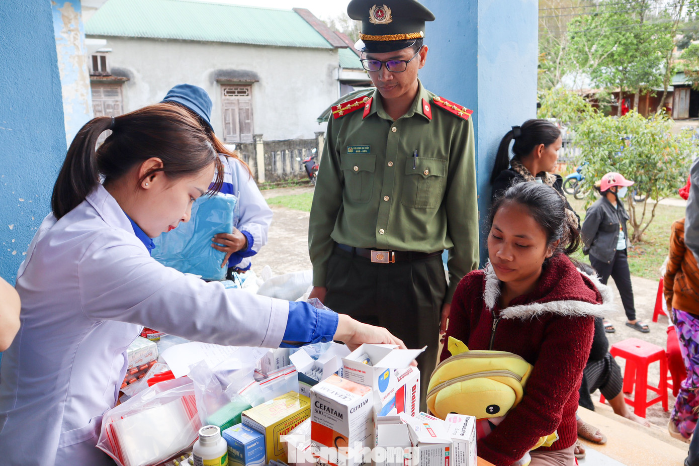 Cuộc vận động “Mỗi thanh niên một hoạt động tình nguyện” gắn với trào lưu “Hành trình tuổi trẻ” năm 2024 cao điểm trong Tháng Thanh niên đã lan tỏa các hình ảnh đẹp của đoàn viên, thanh niên tham gia các hoạt động, việc làm tình nguyện. Ảnh: Giang Thanh