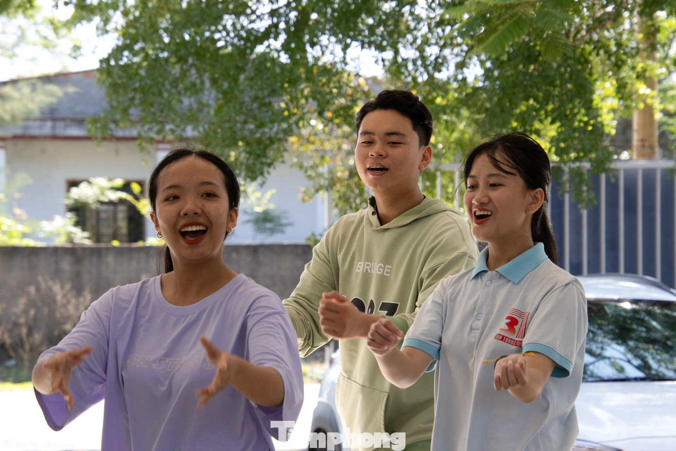 Để chuẩn bị cho chương trình, các diễn viên “nhí” không chuyên và các tình nguyện viên đã dành gần một tháng trời để tập luyện dưới sự chỉ đạo và hướng dẫn của đạo diễn Tony Lê Nguyễn (giảng dạy môn Kịch nghệ tại trường Caroline Chisholm College, Melbourne, Australia) – một tình nguyện viên chương trình giáo dục thiên nhiên GreenViet.