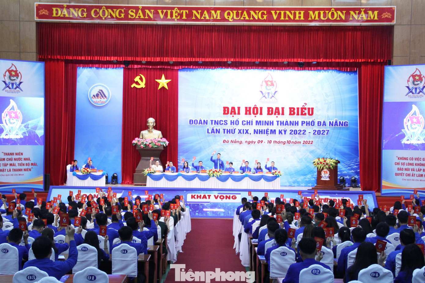 Đại hội Đoàn TP. Đà Nẵng lần thứ XIX có 3 phiên làm việc với sự tham dự của 300 đại biểu thay mặt cho hơn 108 nghìn đoàn viên thanh niên toàn thành phố. Trong đó, đại biểu nam có 191 người (chiếm 63,7%) và đại biểu nữ có 109 người (chiếm 36,7%); đại biểu là Đảng viên Đảng Cộng sản Việt Nam chiếm 71,3%.