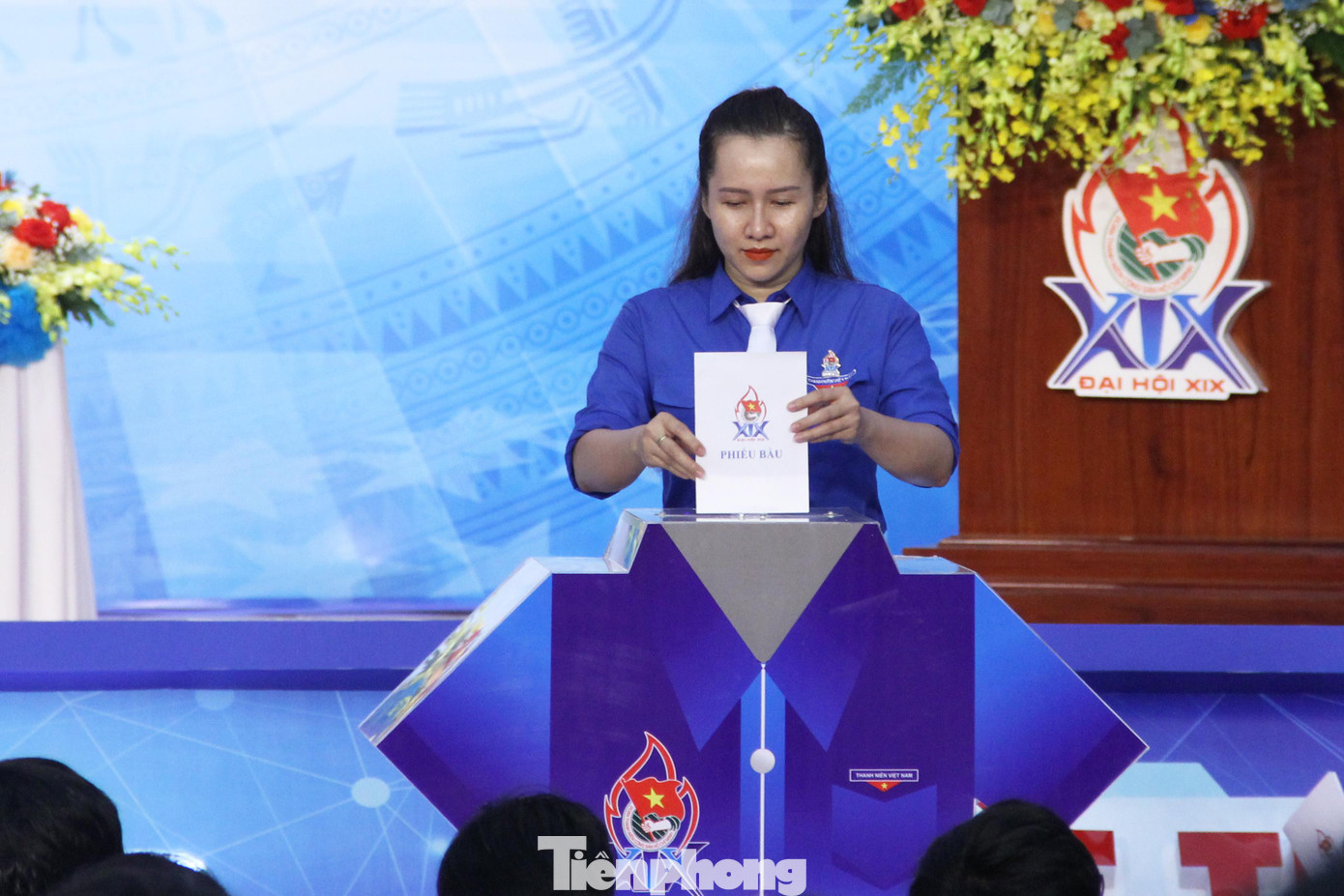 Trong phiên làm việc thứ 2, Đại hội Đại biểu Đoàn TNCS TP Đà Nẵng lần thứ XIX đã bầu BCH Thành Đoàn Đà Nẵng khóa XIX, nhiệm kỳ 2022 - 2027. Ảnh: Giang Thanh