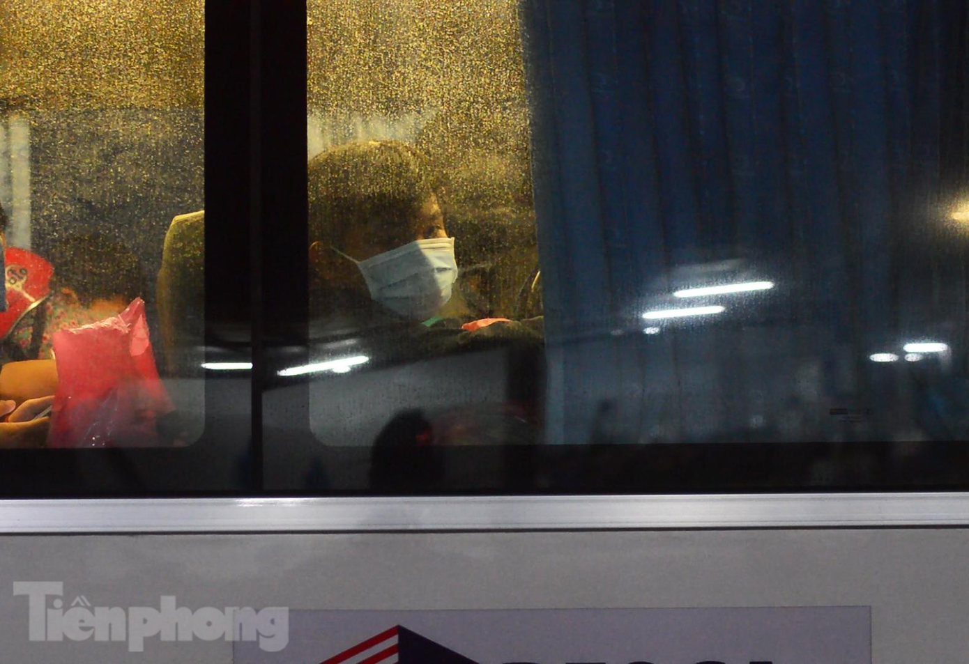 Theo Trung tá Phạm Quyền, Phó Trạm trưởng Trạm CSGT Hòa Nhơn, trong ngày đầu đón đoàn, lộ trình là đi qua đèo Hải Vân và bàn giao lại cho Công an Thừa Thiên Huế ở khu vực chốt kiểm soát. Tuy nhiên, nhận thấy sự nguy hiểm khi đoàn cả trăm xe máy di chuyển trên cung đường Hải Vân, Công an TP Đà Nẵng đã đề xuất BQL Hầm đường bộ Hải Vân "thông" hầm trung chuyển miễn phí cho người dân về quê tránh dịch.