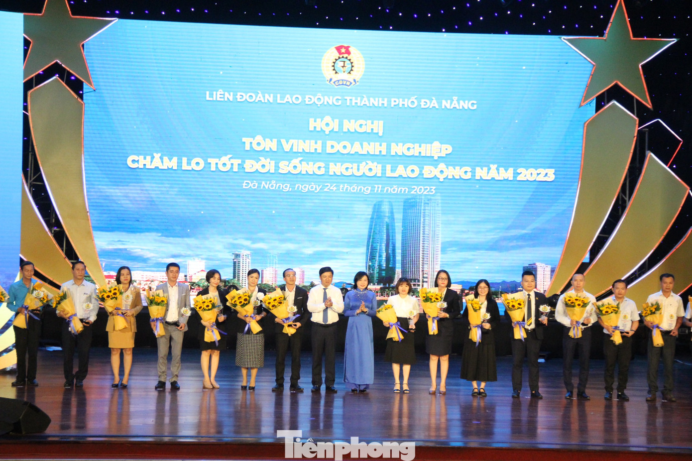 Đà Nẵng vinh danh 46 doanh nghiệp chăm lo tốt cho người lao động. (Ảnh: Giang Thanh)