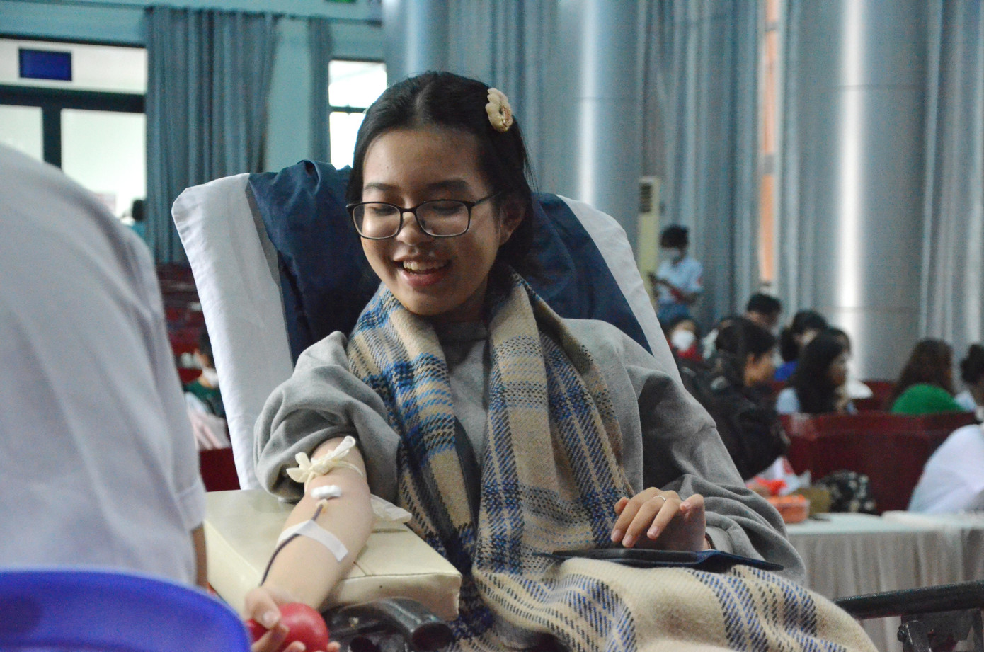 Theo Chủ nhiệm CLB Ngân hàng máu sống ĐH Kỹ thuật Y - Dược Lê Anh Đạt, để chuẩn bị tốt công tác tổ chức Ngày hội, CLB đã huy động khoảng 40 tình nguyện viên để hỗ trợ các khâu từ đăng ký hiến máu đến khám sàng lọc, xét nghiệm, lấy máu, tặng quà, chăm sóc sau hiến máu...