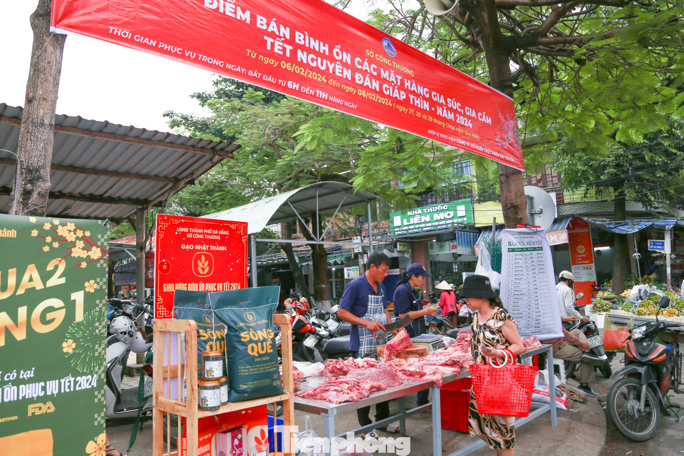 Đà Nẵng triển khai 19 điểm bán thịt gia súc, gia cầm bình ổn giá dịp Tết Nguyên đán. (Ảnh: Giang Thanh).