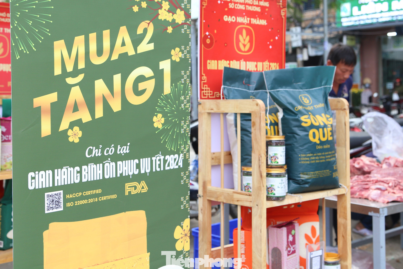 Bên cạnh các mặt hàng thịt, năm nay, Sở Công Thương còn triển khai thêm 5 điểm bán gạo bình ổn với mức giá ưu đãi.