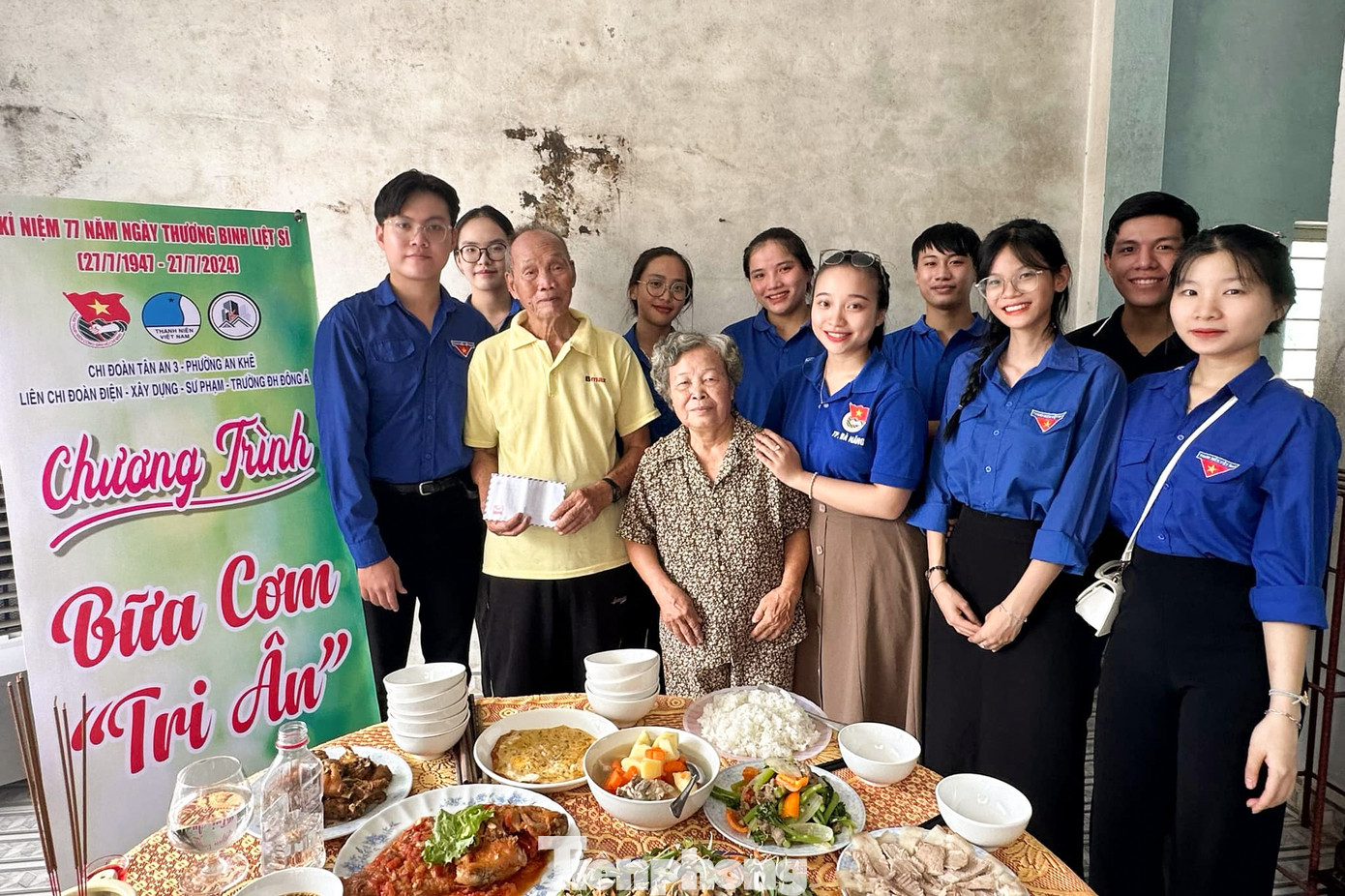 Ngoài ra, tuổi trẻ Đà Nẵng cũng đồng loạt triển khai đa dạng các hoạt động tri ân đối với các Mẹ VNAH, thương binh, người có công với cách mạng, thân nhân liệt sĩ... trên địa bàn.