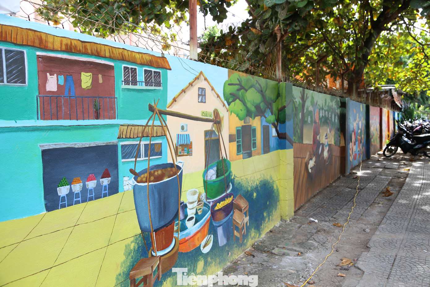 "Với công trình này, chúng tôi mong muốn góp phần cải tạo cảnh quan và gìn giữ vệ sinh môi trường sông Phú Lộc nói riêng và tạo thêm không gian văn hóa độc đáo, xanh - sạch - đẹp cho người dân thành phố nói chung. Hy vọng công trình sẽ trở thành một điểm đến thu hút mọi người dân và du khách", anh Lê Công Hùng - Phó Bí thư Thành Đoàn Đà Nẵng, nói.