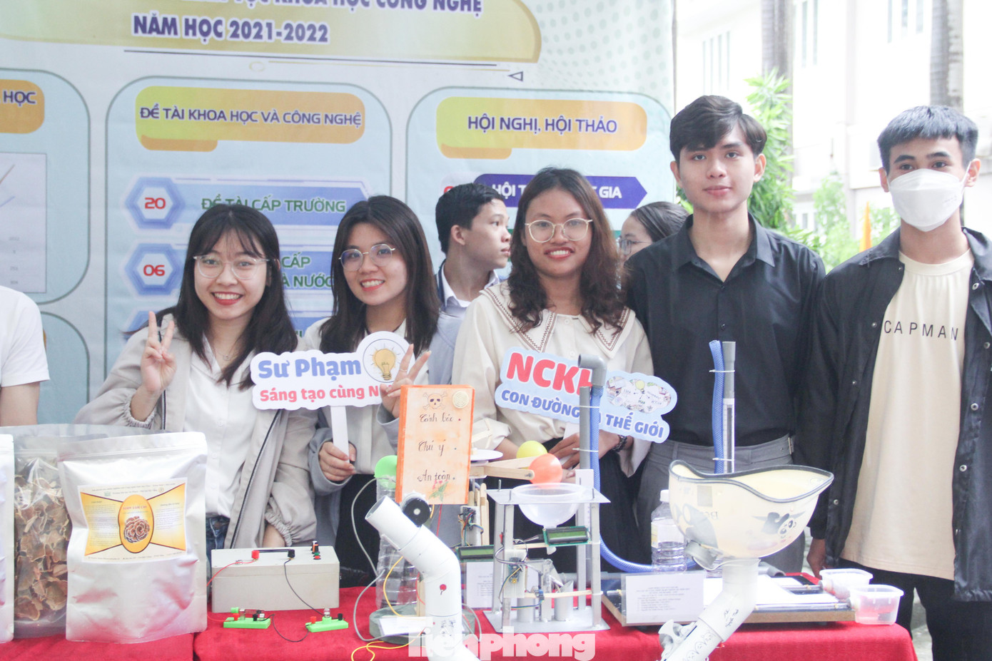 Đây là cơ hội để các nhóm dự án kết nối, tìm kiếm thêm nguồn lực để cải thiện và phát triển sản phẩm. Ảnh: Giang Thanh Đây là cơ hội để các nhóm dự án kết nối, tìm kiếm thêm nguồn lực để cải thiện và phát triển sản phẩm. Ảnh: Giang Thanh