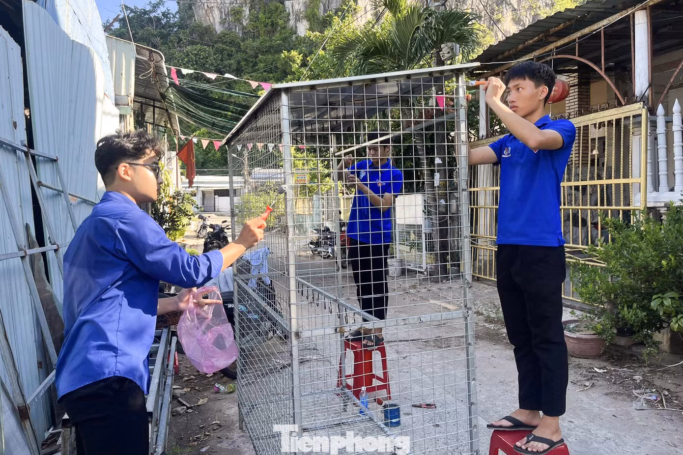 Bí thư Đoàn phường Hòa Hải cho biết, Trạm áo phao miễn phí là sáng kiến mới của Đoàn phường nhằm hỗ trợ người dân và du khách tối đa khi tắm biển tại khu vực này, chung tay phòng chống tai nạn đuối nước, nhất là vào dịp hè.
