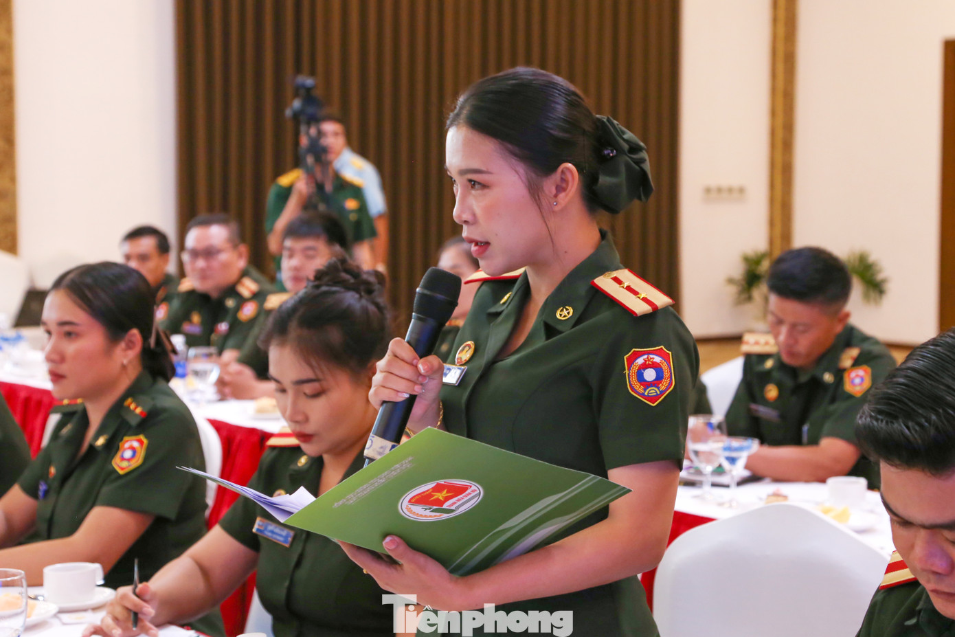 Sĩ quan trẻ hai nước hiến kế để phát triển quân đội mỗi nước cũng như tăng cường hợp tác, ứng dụng khoa học công nghệ trong thời đại 4.0