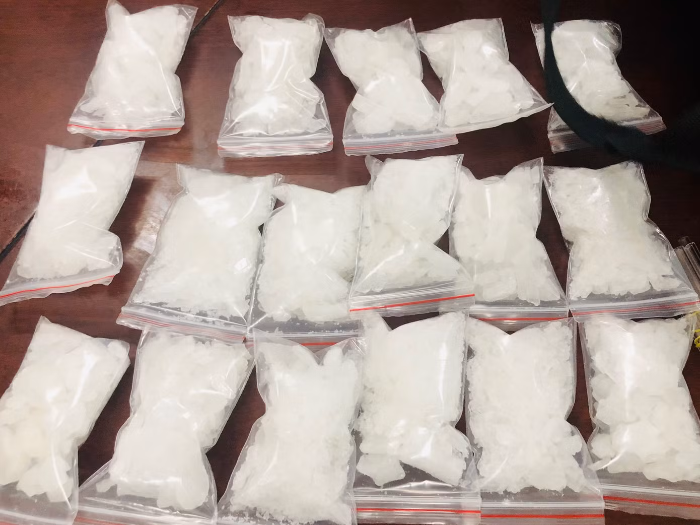 Đối tượng Trương Đức Hơn đã vận chuyển khoảng 1kg ma tuý đá. Ảnh: CACC. Đối tượng Trương Đức Hơn đã vận chuyển khoảng 1kg ma tuý đá. Ảnh: CACC.