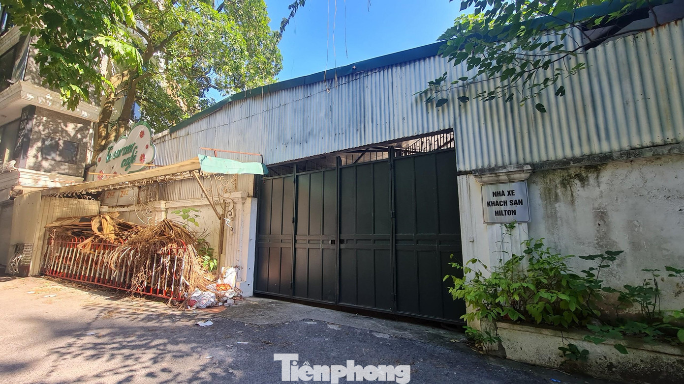 Cũng theo thông báo, trước ngày 30/11, Công ty CP xây dựng và thương mại Thành Công phải bàn giao lại mặt bằng cho Văn phòng Bộ quản lý. Cũng theo thông báo, trước ngày 30/11, Công ty CP xây dựng và thương mại Thành Công phải bàn giao lại mặt bằng cho Văn phòng Bộ quản lý.