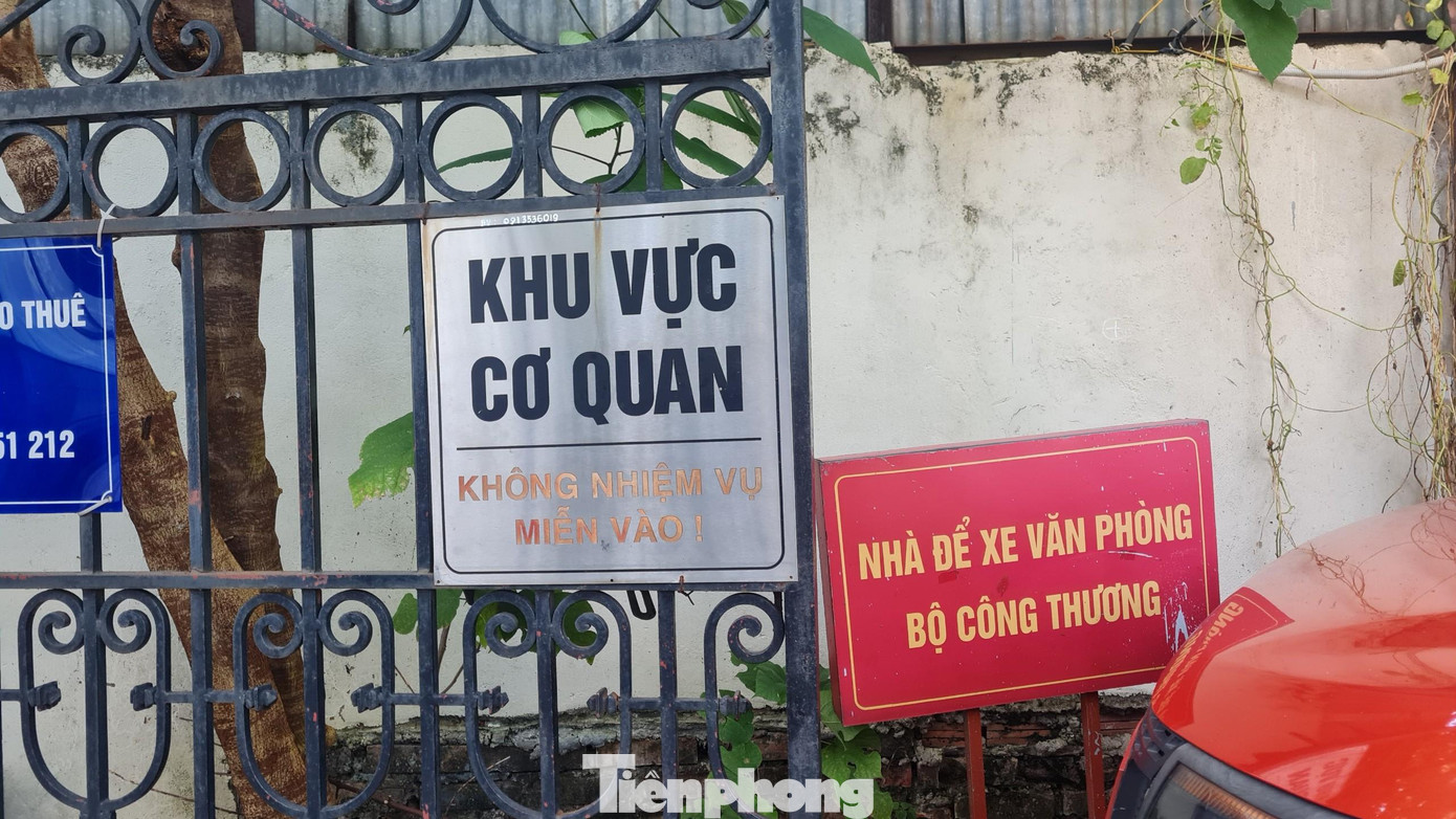 Khu đất này trước đây được sử dụng làm nhà để xe Văn phòng Bộ Công thương. Khu đất này trước đây được sử dụng làm nhà để xe Văn phòng Bộ Công thương.